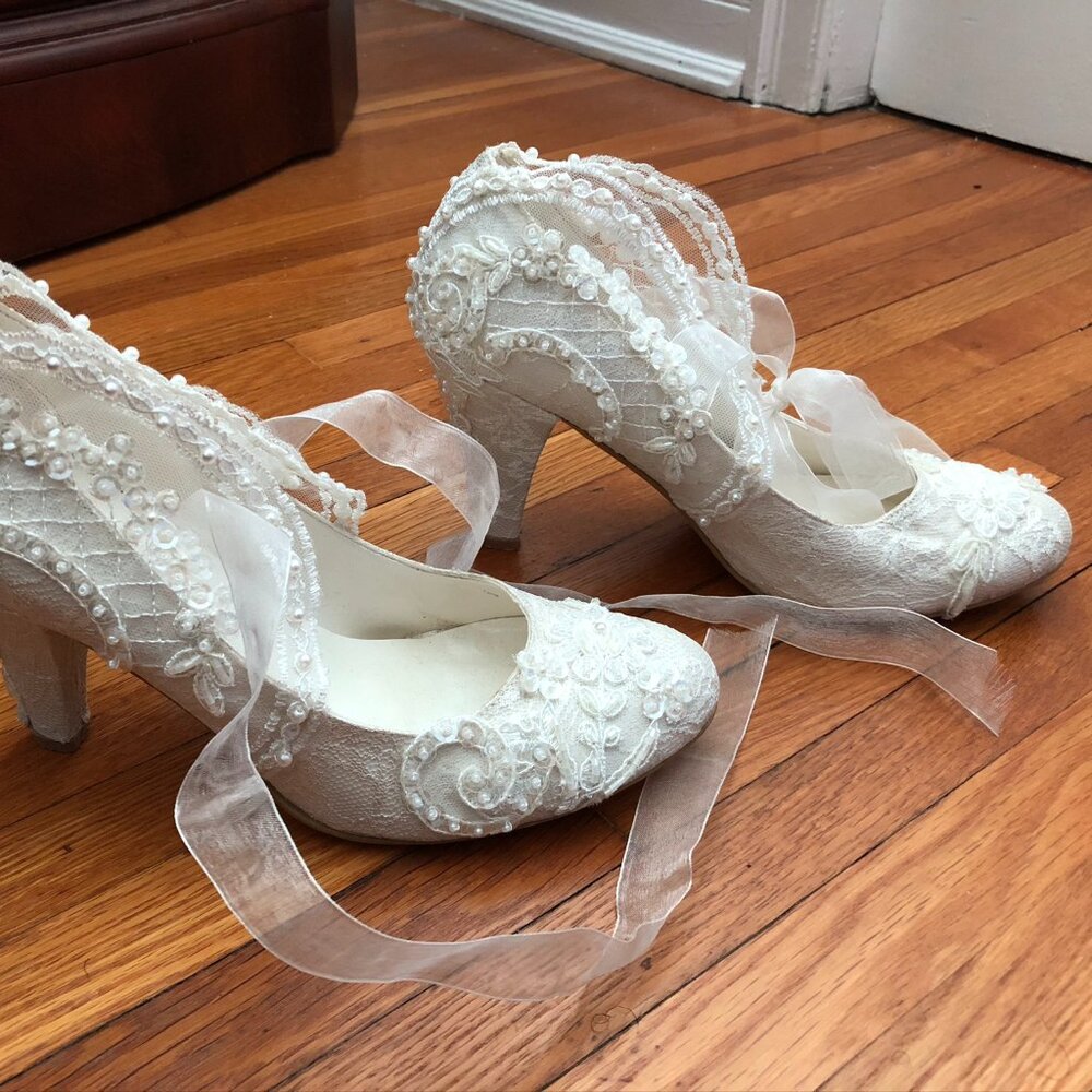 Floral Lace Wedding Shoes for Bride with Pearls and Bows IVORY